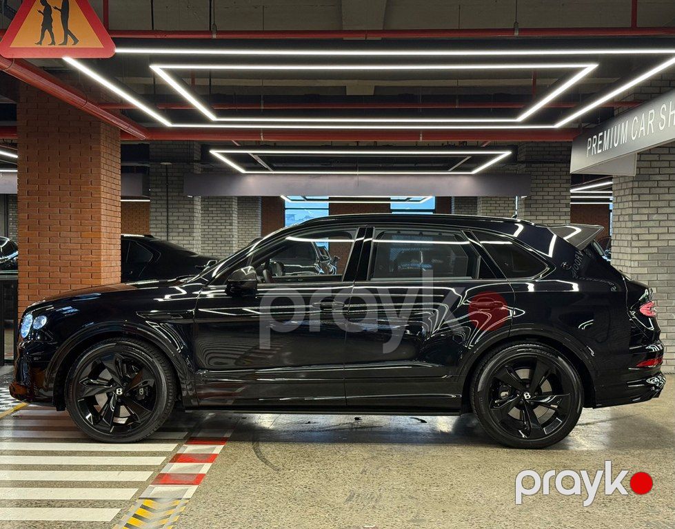 Bentley Bentayga, 4.0 L, 2023 il, 10 000 km — Avtomobillər, Bakı (7)