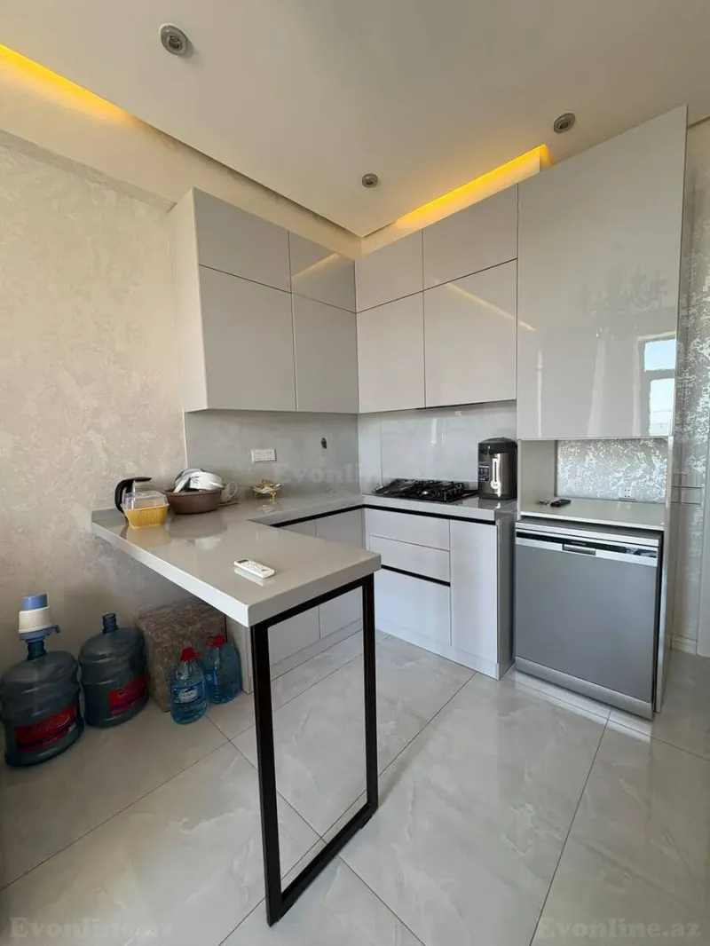 Satılır 3 otaqlı Mənzil Yeni tikili 74 m² Bakı, Nəsimi r., 28 May m — Mənzil, Bakı (3)