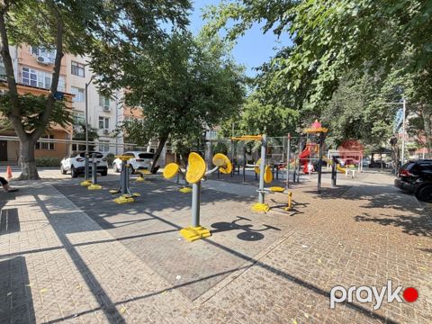 Satılır 3 otaqlı köhnə tikili 85 m² — Bakı