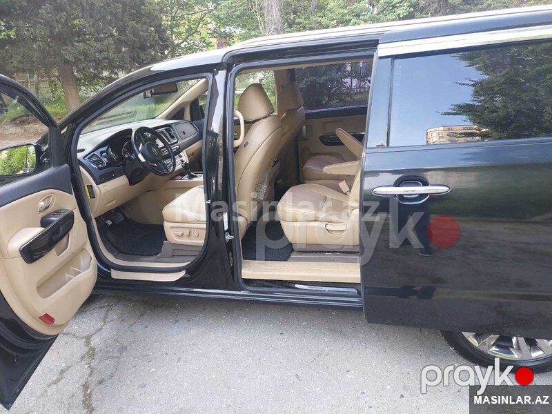Kia Carnival — Minik avtomobili icarəsi, Bakı (4)