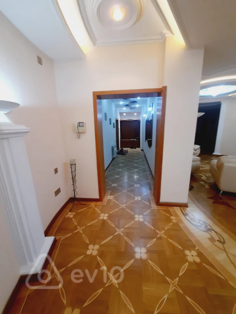 8 otaqlı mənzil, 427 m², ул. Магомед Нахичевани дом 10 — Bakı