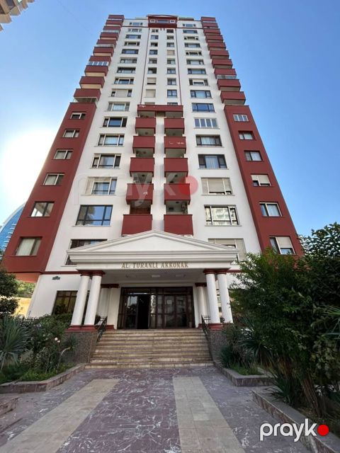 Satılır obyekt 60 m² — Bakı