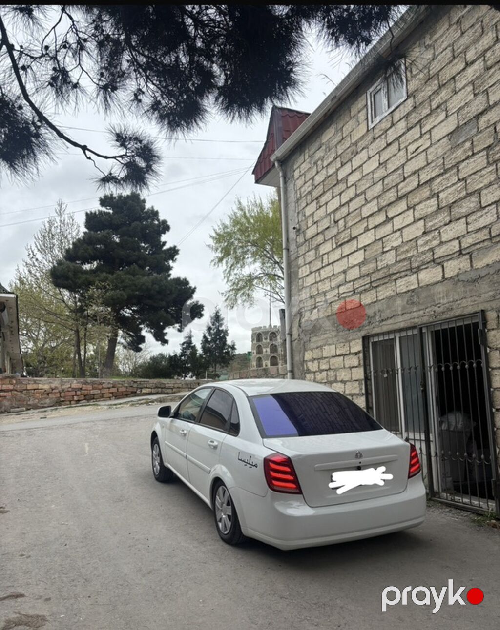 Ağ rəngli sedan – 4 qapılı, komfortlu və qənaətcil şəhər avtomobili — Avtomobillər, Şabran (7)