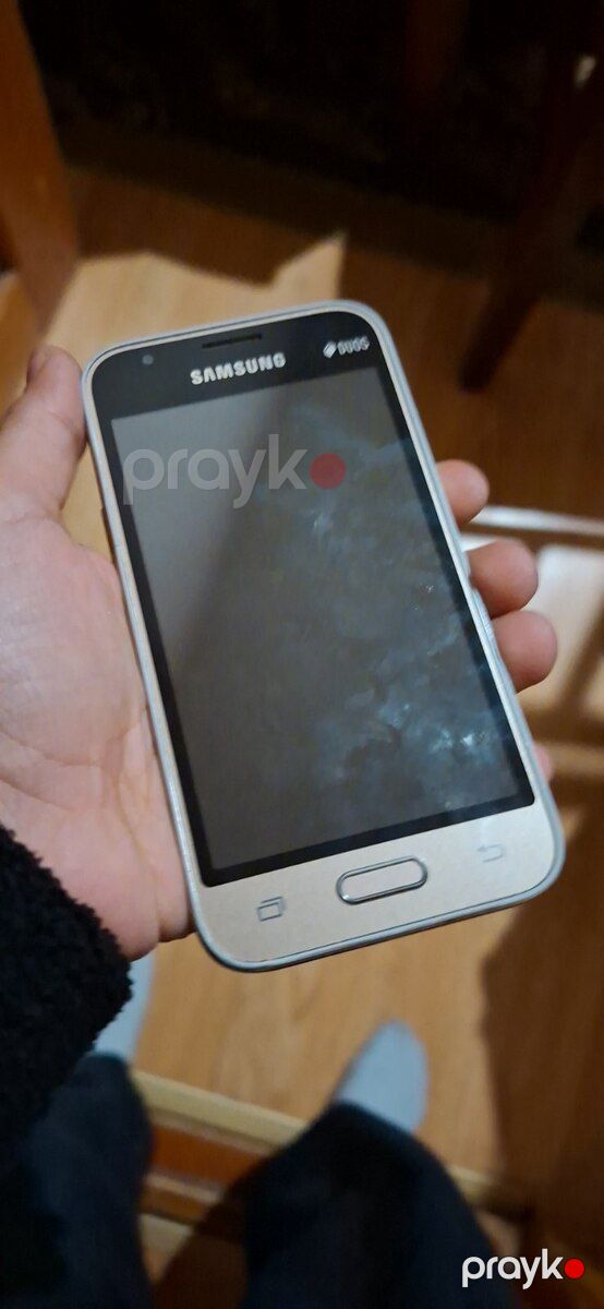 Samsung Galaxy J1 White 4GB — Smartfonlar, Bakı (2)