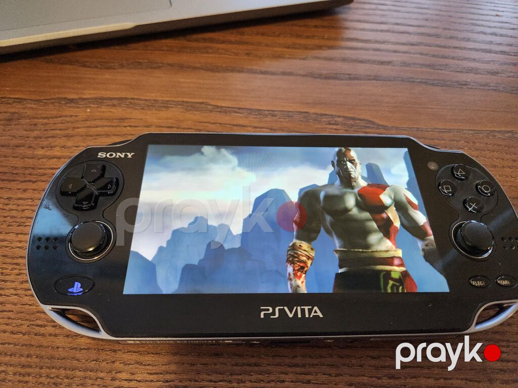 Ps vita qara qirilip istenilen oyun yuklene biler — Portativ oyun konsoləri, Bakı (4)