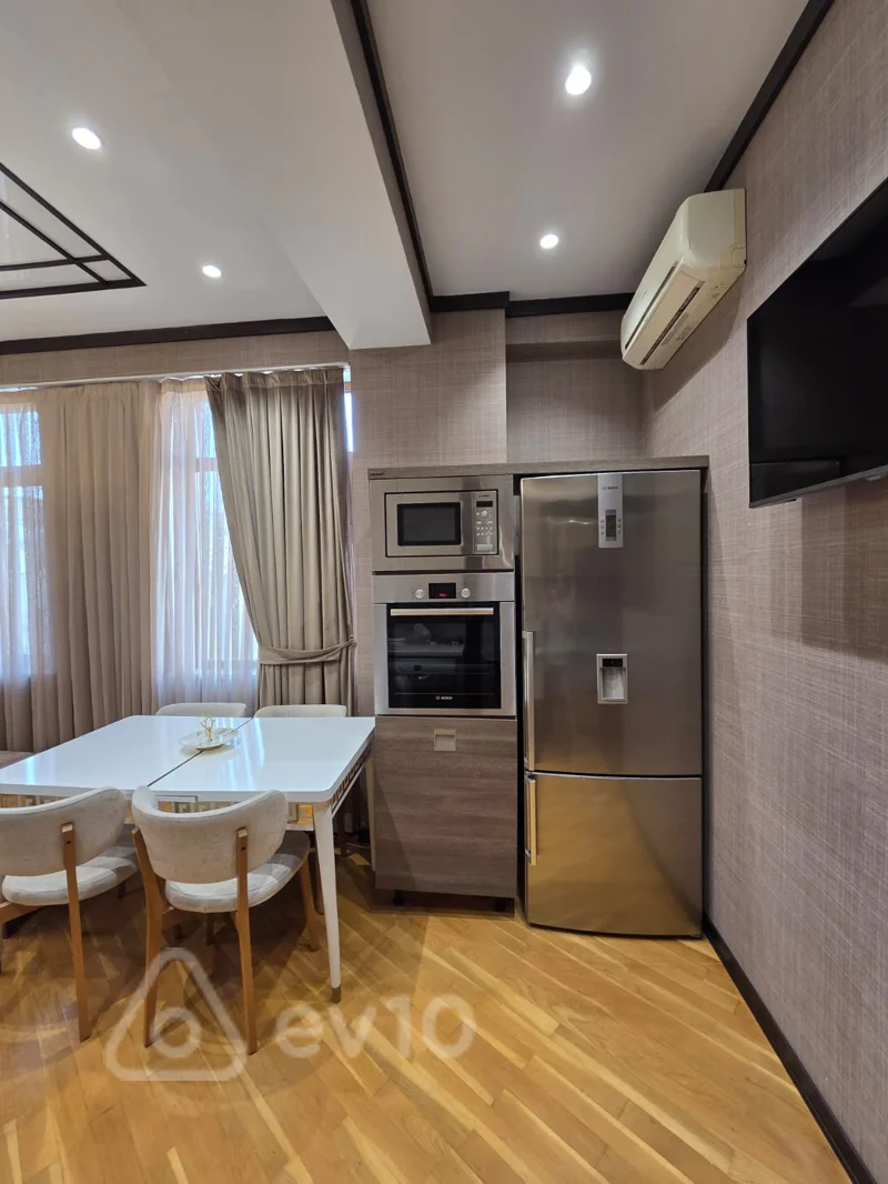 3 otaqlı mənzil, 136 m², Təbriz küçəsi — kirayə — Mənzil, Bakı (8)