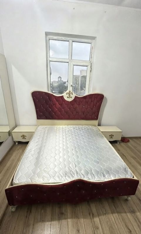 Taxt 2 tumbayla birge 220 manat.Olcu 2×160 .Catdirilma odenisle.Unvan — Min bir xirdavat dunyasi
