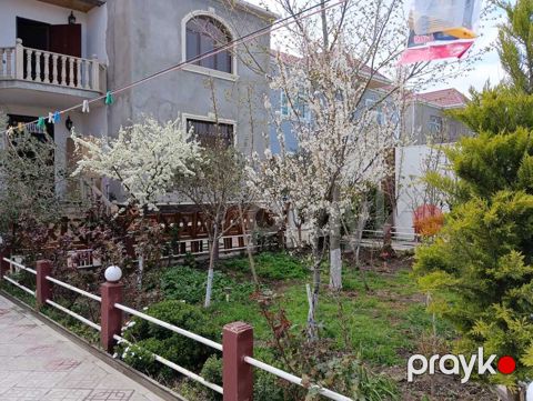 Satılır 6 otaqlı həyət evi/bağ evi 250 m² — Bakı