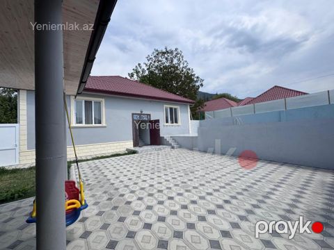 Günlük 5 otaqlı Həyət evi / Villa, 120 m², Qax — Qax