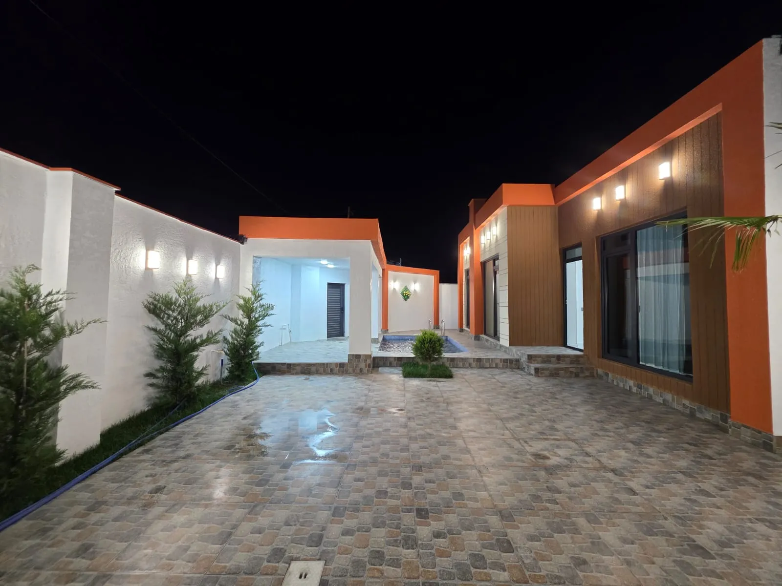 Şüvəlan, 4 otaqlı Həyət evi satılır - 130 m², 1 mərtəbə, 2.5 sot — Ev, villa, Bakı (2)