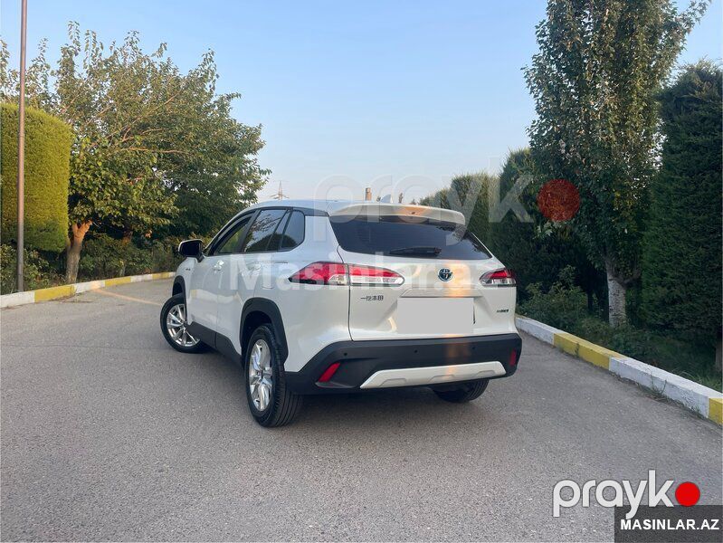 Toyota Corolla Cross, 2024 il — Minik avtomobili icarəsi, Bakı (3)