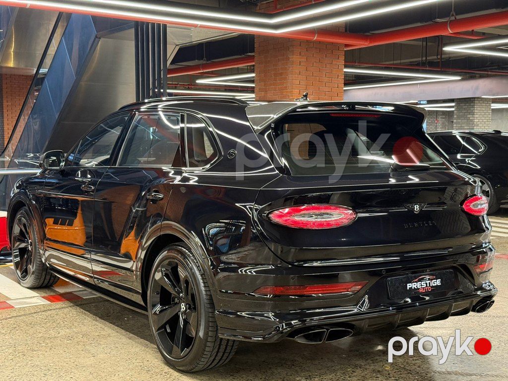 Bentley Bentayga, 4.0 L, 2023 il, 10 000 km — Avtomobillər, Bakı (5)