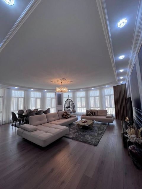 Satılır 3 otaqlı yeni tikili 160 m² — Bakı