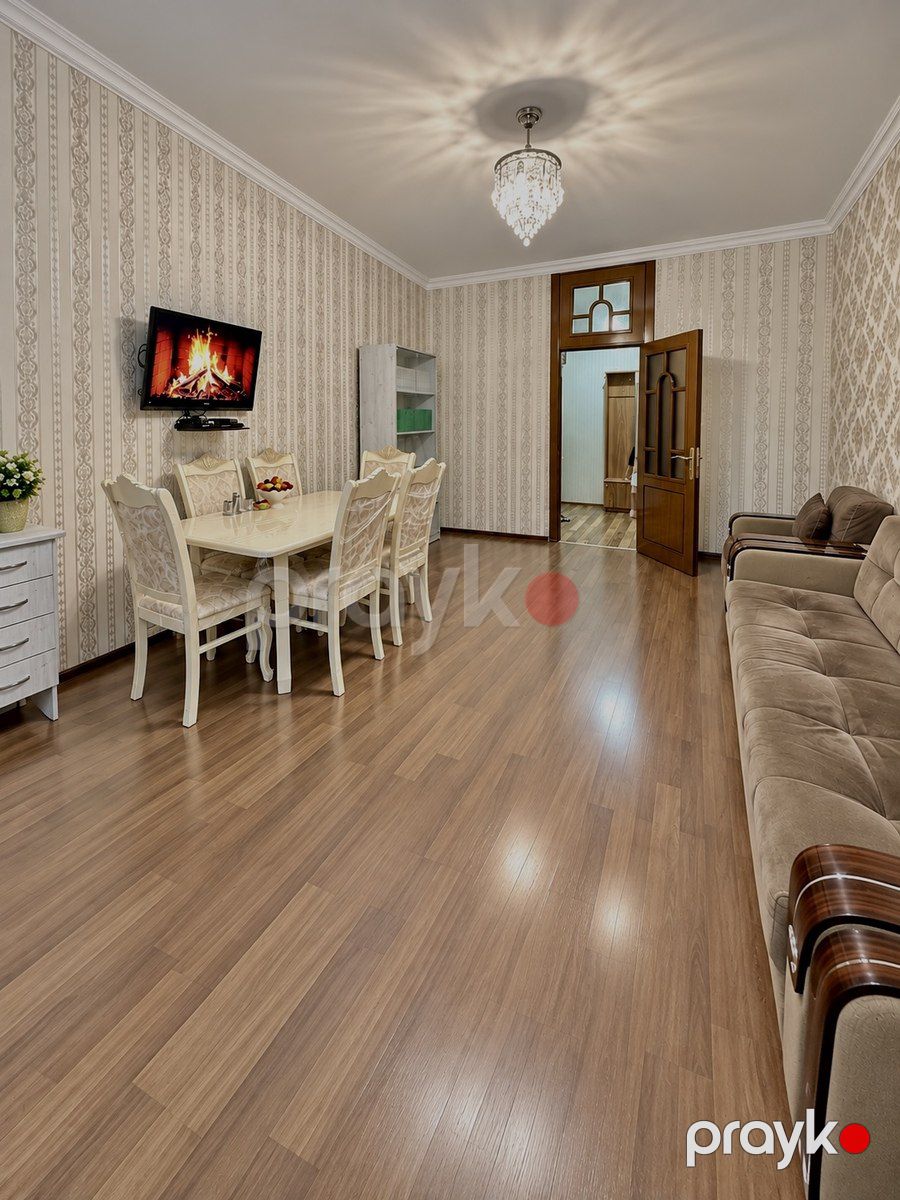 Satılır 4 otaqlı köhnə tikili 110 m² — Mənzil, Bakı (2)