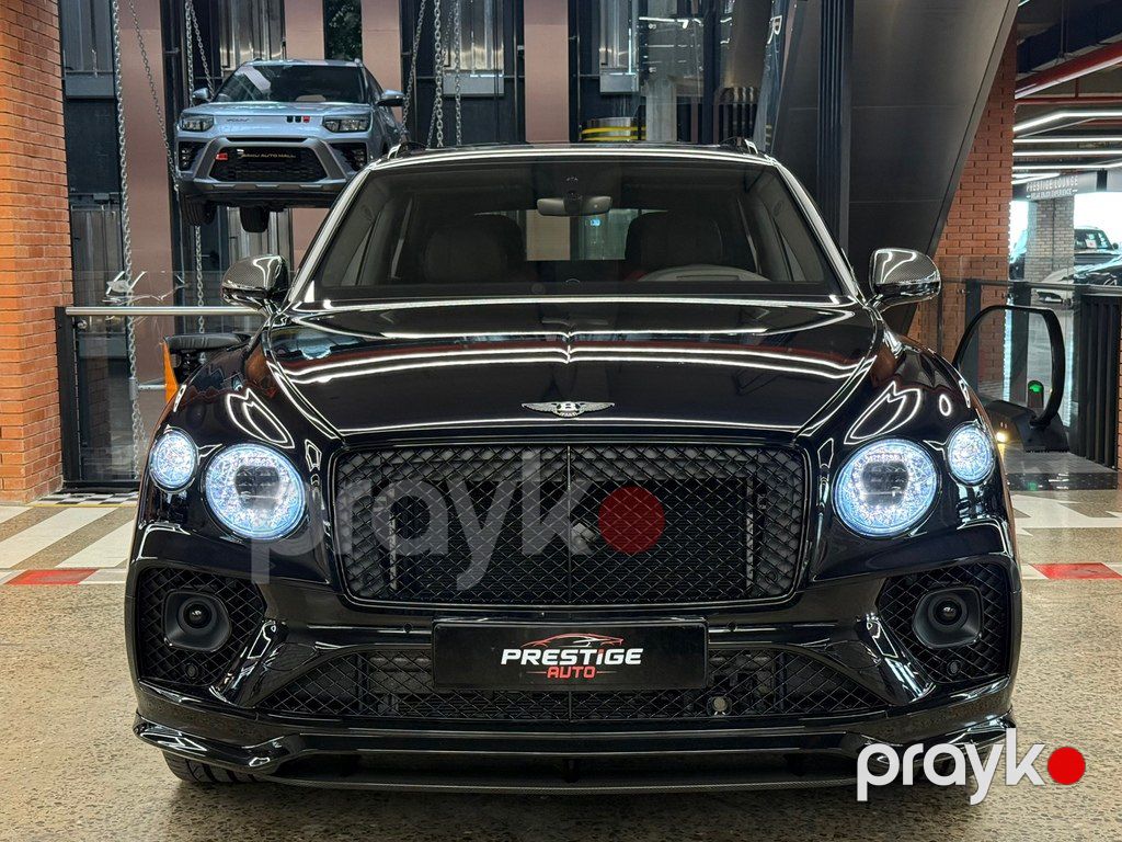 Bentley Bentayga, 4.0 L, 2023 il, 10 000 km — Avtomobillər, Bakı (3)