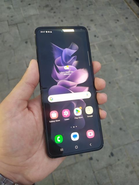 Samsung Galaxy Z Flip 3 5G Phantom Black 256GB/8GB — Bakı