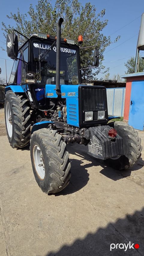 Belarus 892 traktoru Texniki xüsusiyyətlər və təchizat: - 4x4 (tam — Beyləqan