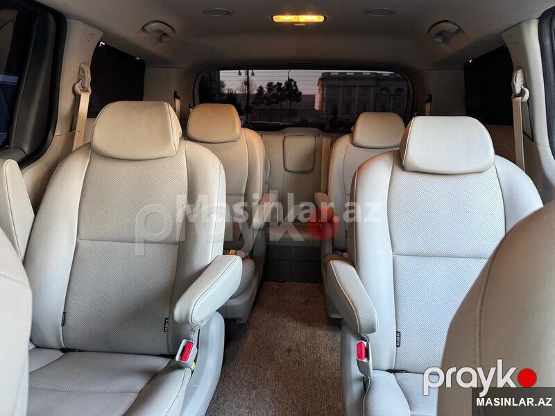 Kia Carnival — Minik avtomobili icarəsi, Bakı (6)