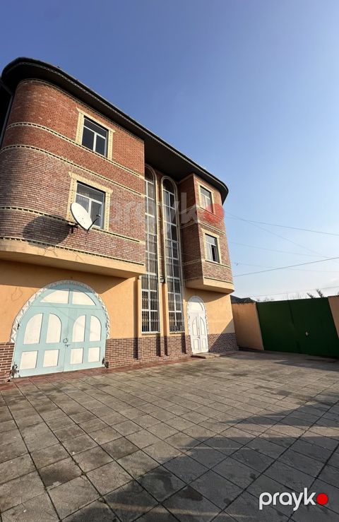 Satılır 12 otaqlı həyət evi/bağ evi 300 m² — Masallı