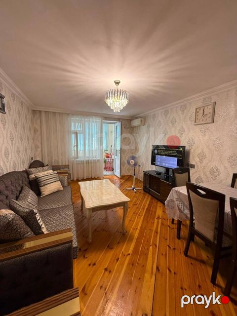 Satılır 3 otaqlı köhnə tikili 80 m² — Bakı