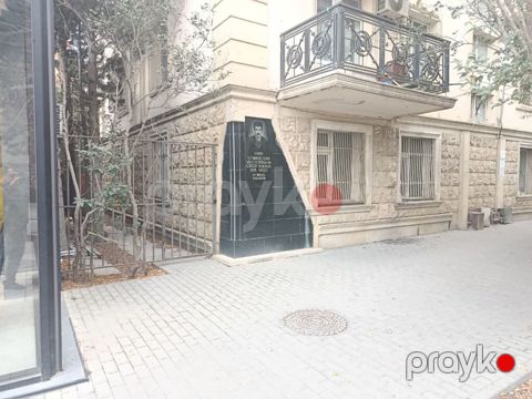 Ünvan: Ələkbərov küçəsi, Space TV-nin arxası, Konservatoriyanın yanı — Bakı