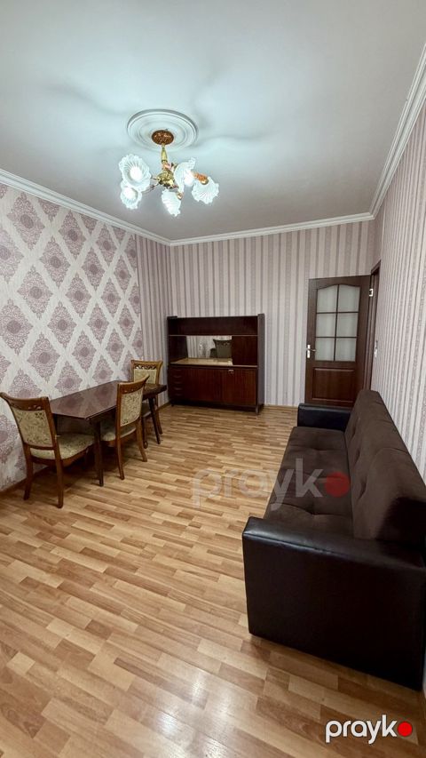 Satılır 2 otaqlı köhnə tikili 62 m² — Bakı