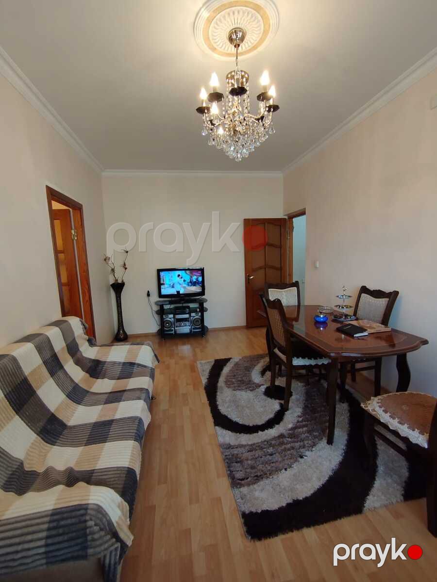 Satılır 4 otaqlı köhnə tikili 104 m² — Mənzil, Bakı (2)
