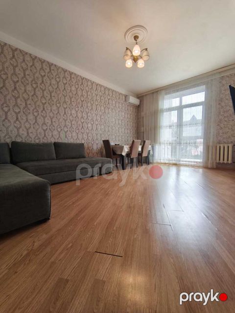 Satılır 3 otaqlı köhnə tikili 90 m² — Bakı
