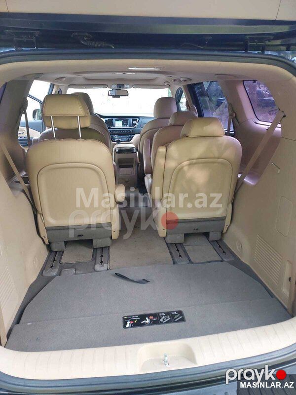 Kia Carnival — Minik avtomobili icarəsi, Bakı (7)