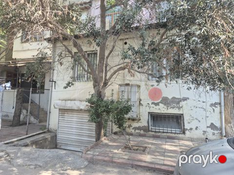 Satılır 3 otaqlı köhnə tikili 102 m² — Bakı