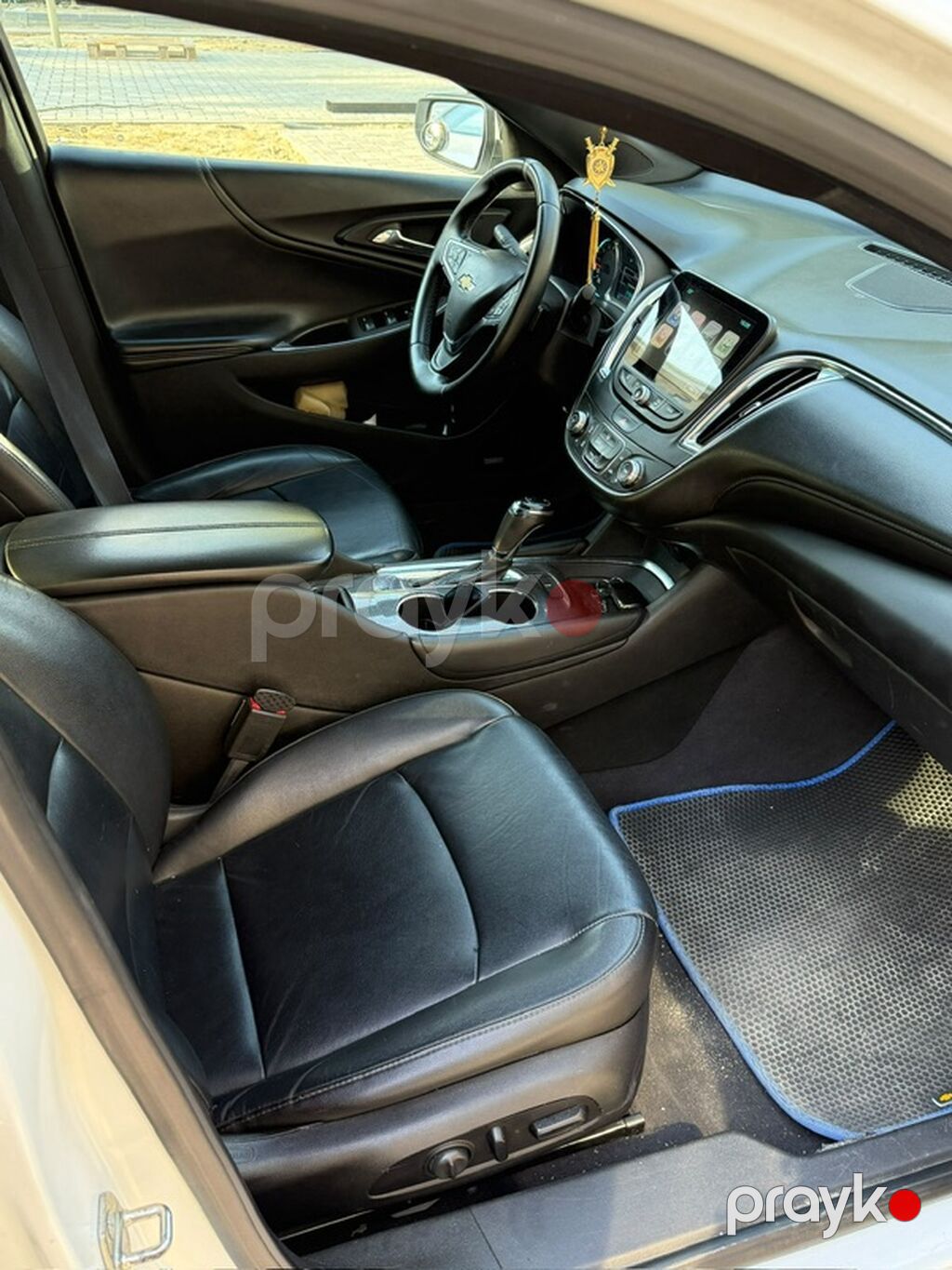 Chevrolet Malibu – ağ rəngli, sedan kuzov. Xüsusiyyətlər — Avtomobillər, Bakı (9)