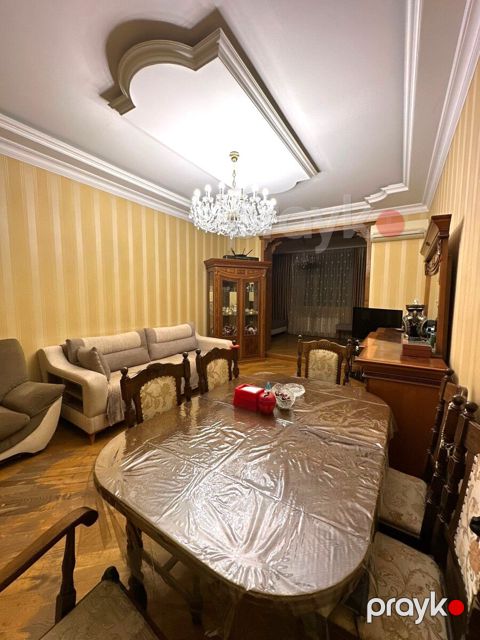 Satılır 2 otaqlı köhnə tikili 60 m² — Bakı