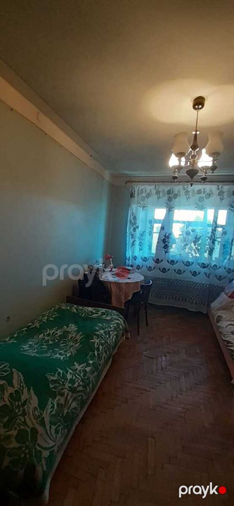 Satılır 4 otaqlı köhnə tikili 110 m² — Bakı