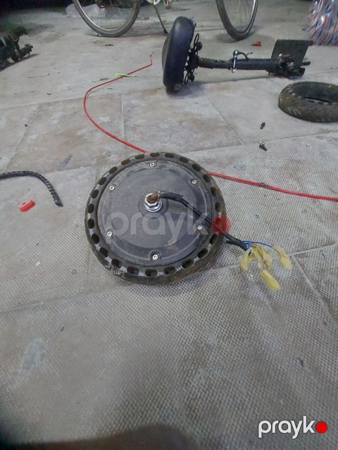 Elektrik skuter üçün komplekt hissələr - Hub tipli elektrik motoru — Saray