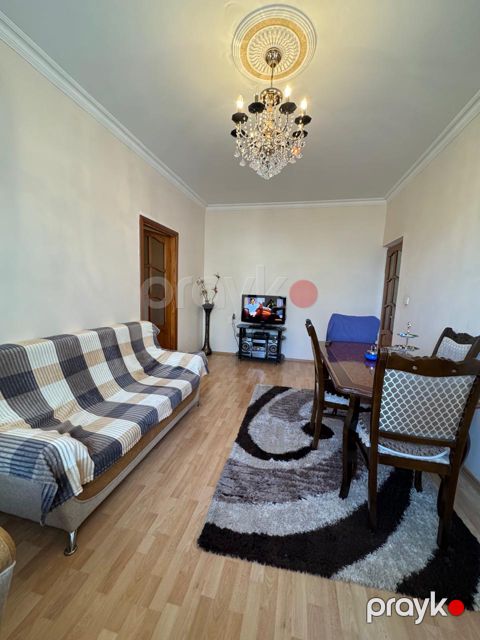 Satış: 4 otaqlı Köhnə tikili, 110 m², Yasamal rayonu — Bakı