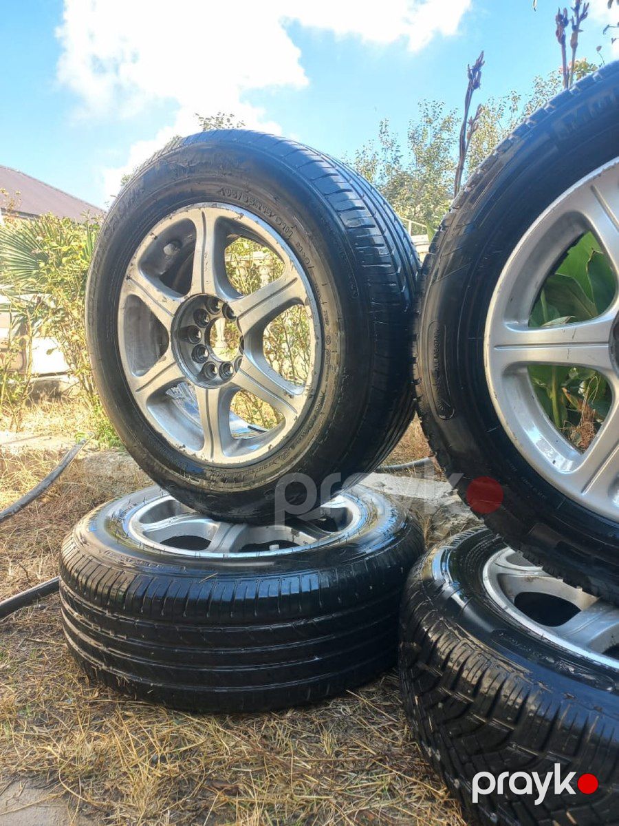 Toyota Prius təkərləri — Ehtiyat hissələri və aksesuarlar, Bakı (2)