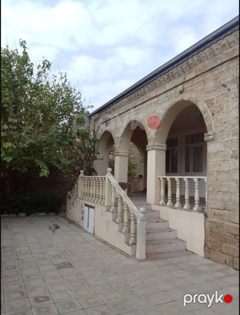 Satılır 4 otaqlı həyət evi/bağ evi 140 m² — Bakı