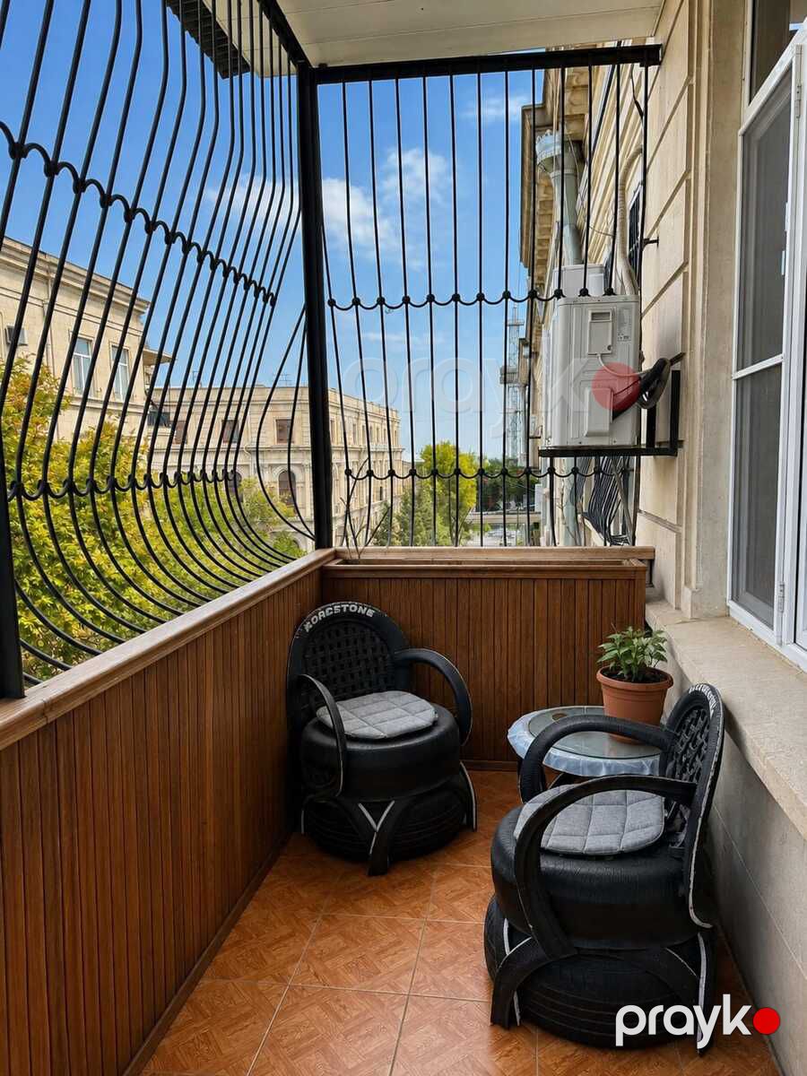 Satılır 4 otaqlı köhnə tikili 126 m² — Mənzil, Bakı (4)