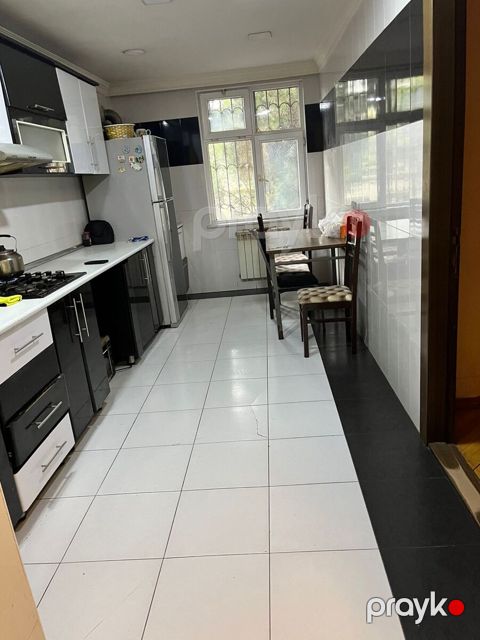 İcarəyə verilir 4 otaqlı köhnə tikili 102 m² — Bakı