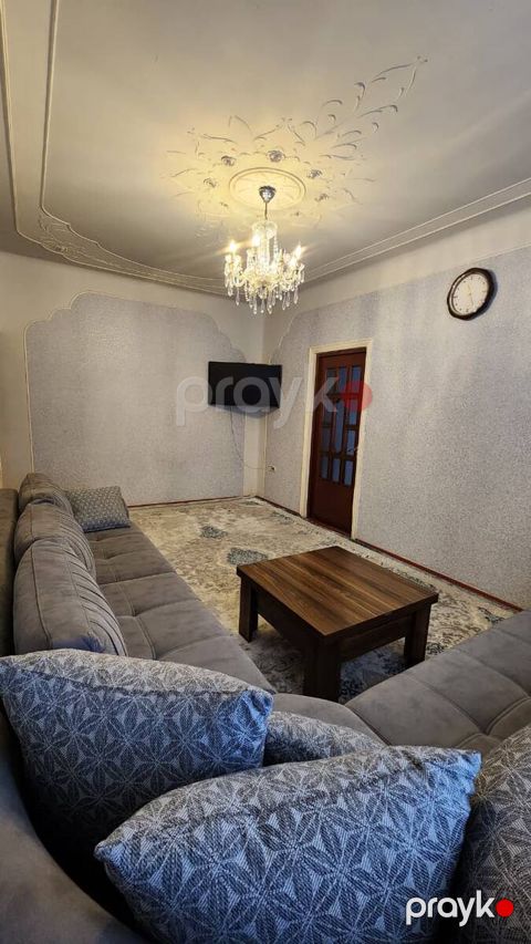 Satılır 5 otaqlı köhnə tikili 110 m² — Bakı