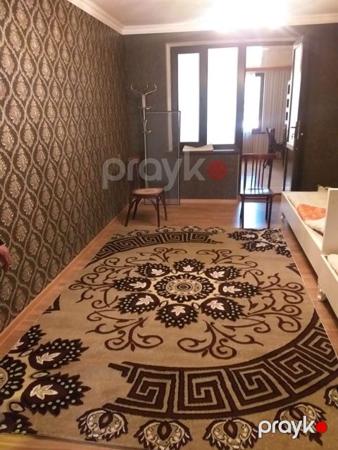 3 otaqlı mənzil – tam mebellidir - Plan: geniş dəhliz, qonaq otağı — Gəncə