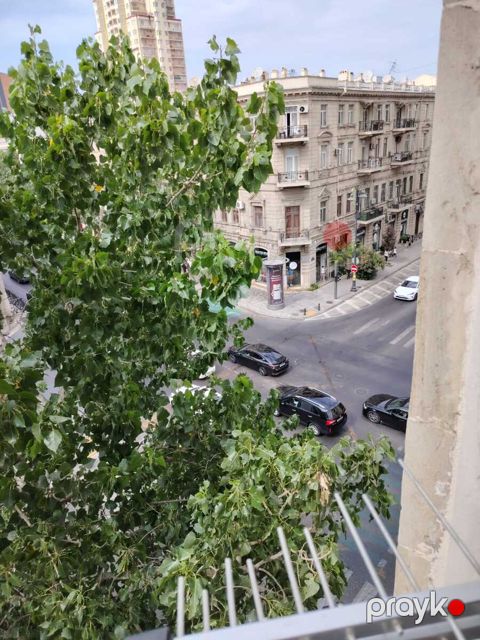 İcarəyə verilir 2 otaqlı köhnə tikili 75 m² — Bakı