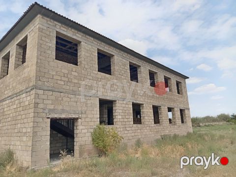 Satışa təqdim olunur: iki mərtəbəli, böyük ölçülü daş tikili. 30 sot — Sumqayıt