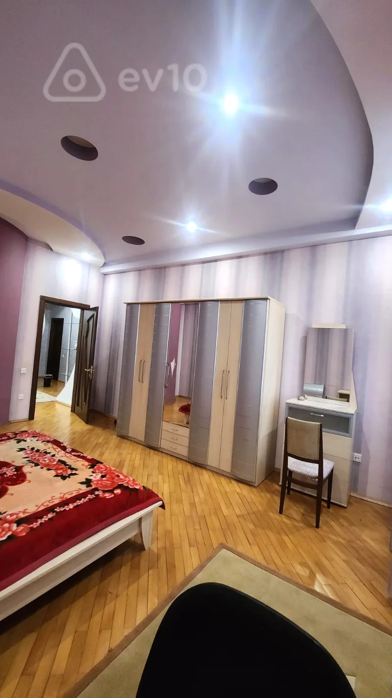 5 otaqlı mənzil, 220 m², Bakıxanov küçəsi — kirayə — Mənzil, Bakı (9)