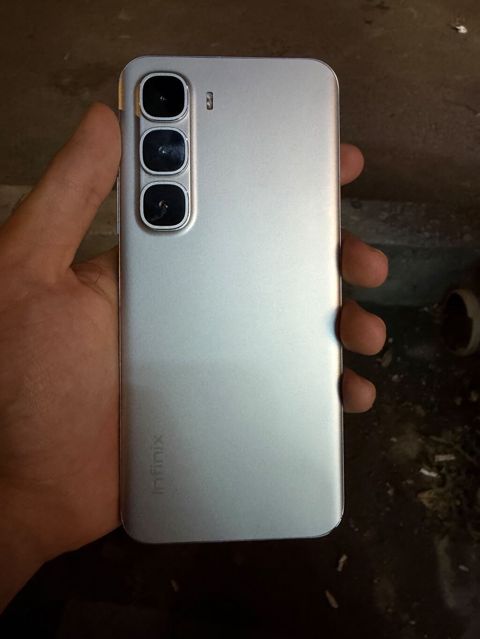 Infinix Hot 60 Pro+, 256 GB, rəng - Gümüşü, Sensor — Gəncə