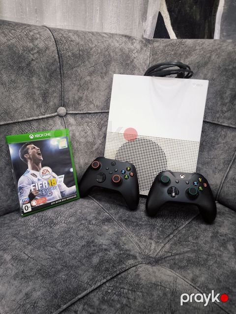 Xbox One S 500GB satılır. Əla vəziyyətdədir, problemsiz işləyir — Bakı