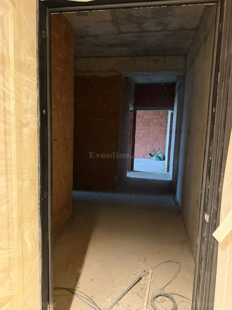 Satılır 3 otaqlı Mənzil Yeni tikili 122 m² Bakı, Nərimanov r., 28 May m — Mənzil, Bakı (3)