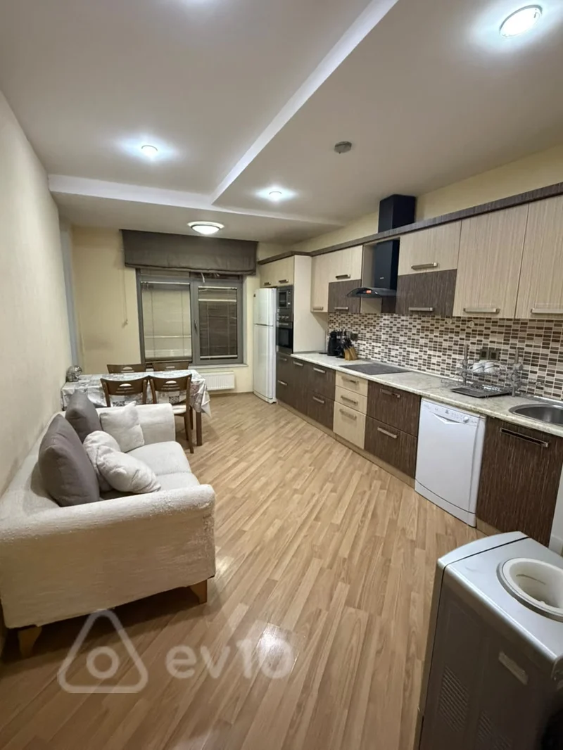 4 otaqlı mənzil, 200 m², nizami metro — kirayə — Mənzil, Bakı (8)