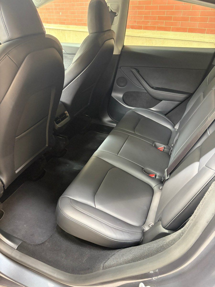 Tesla Model Y icərəsi — Avtomobil icarəsi, Bakı (5)