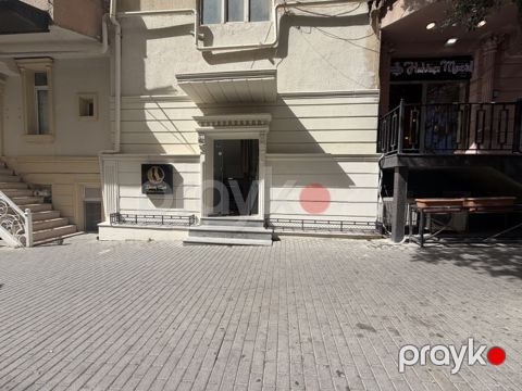 Satılır obyekt 281 m² — Bakı